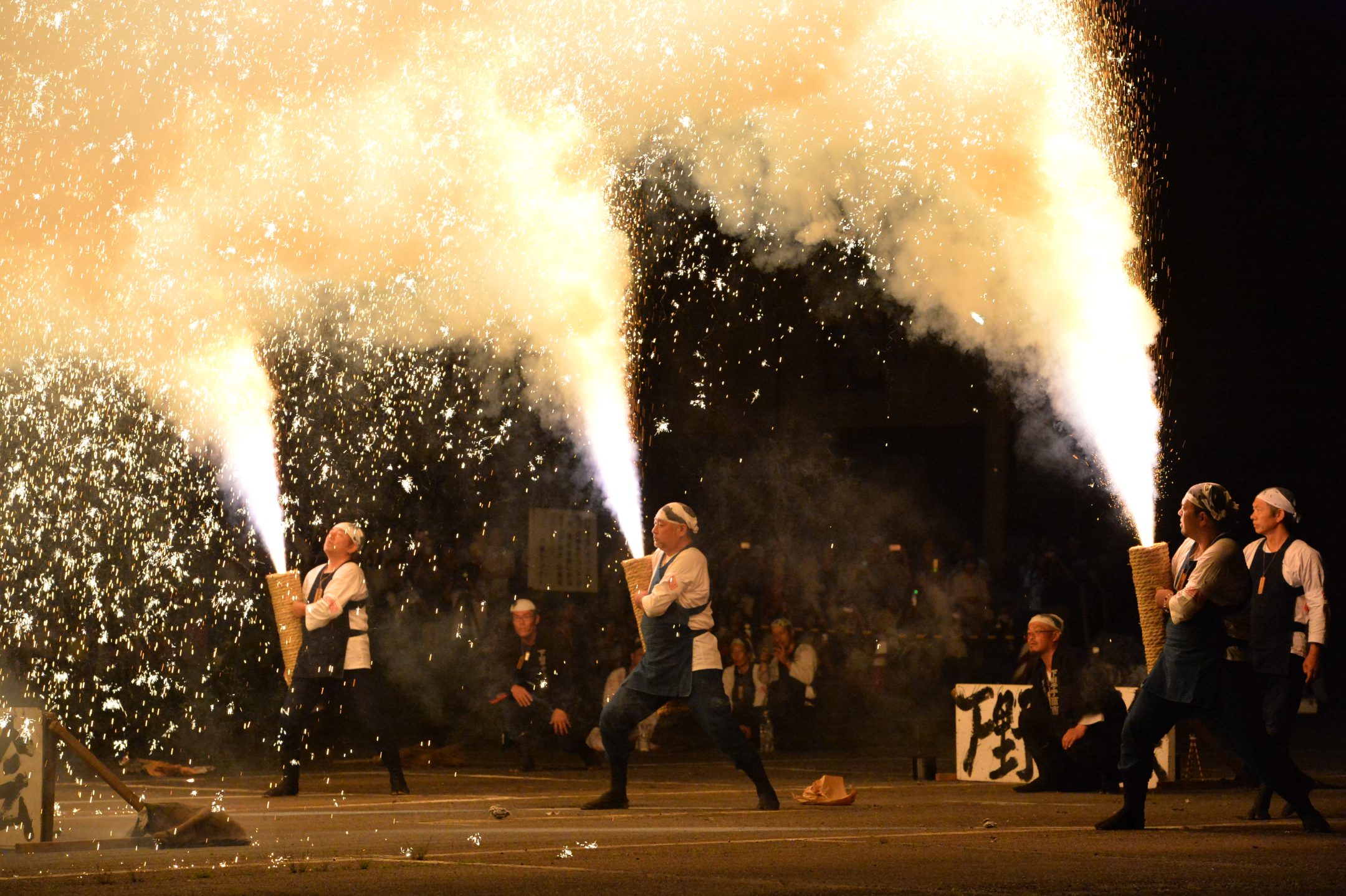Kawachi Hand-Cylinder Fireworks (Tezutsu Hanabi)
